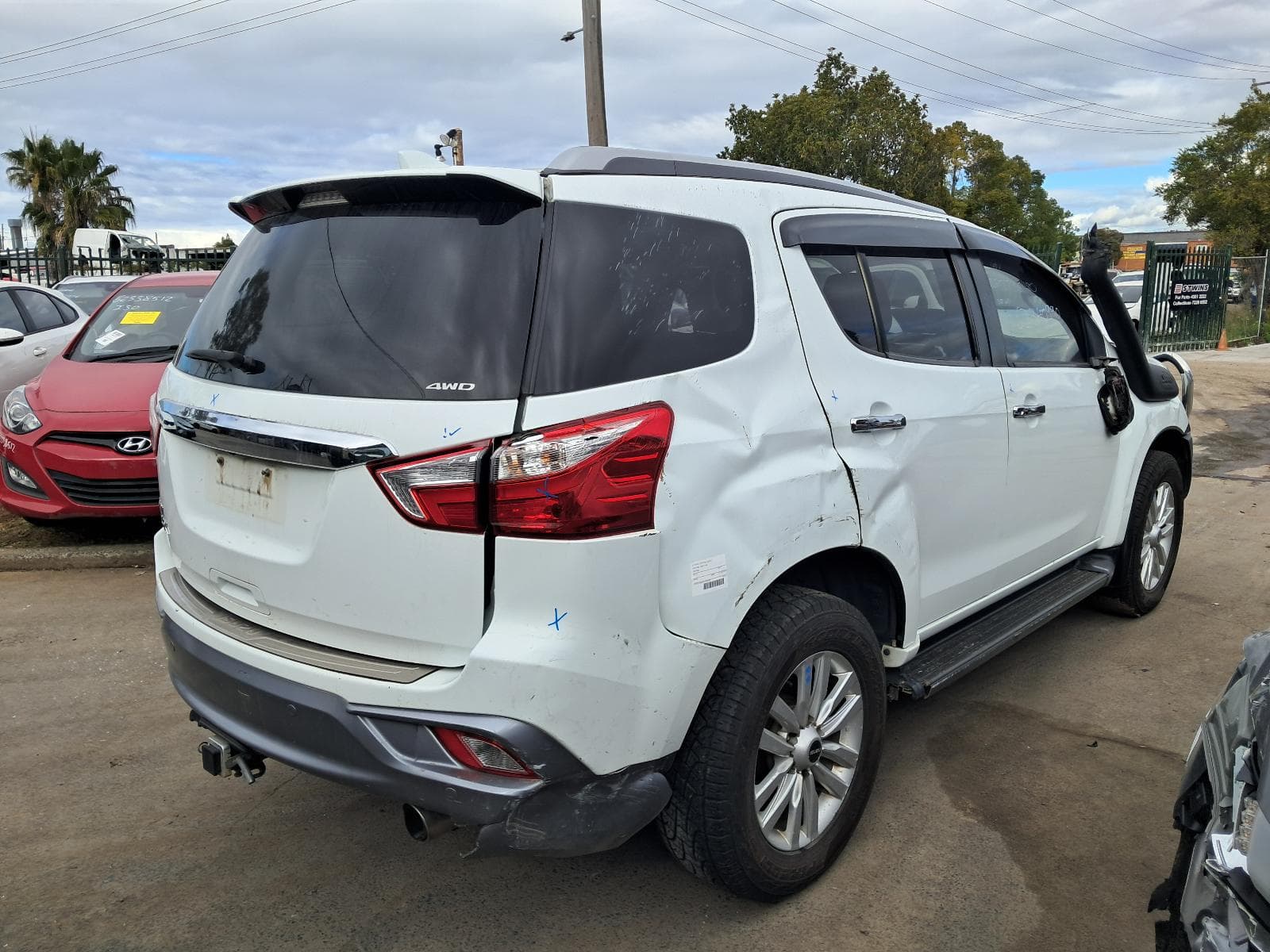 2017 ISUZU MU-X 5