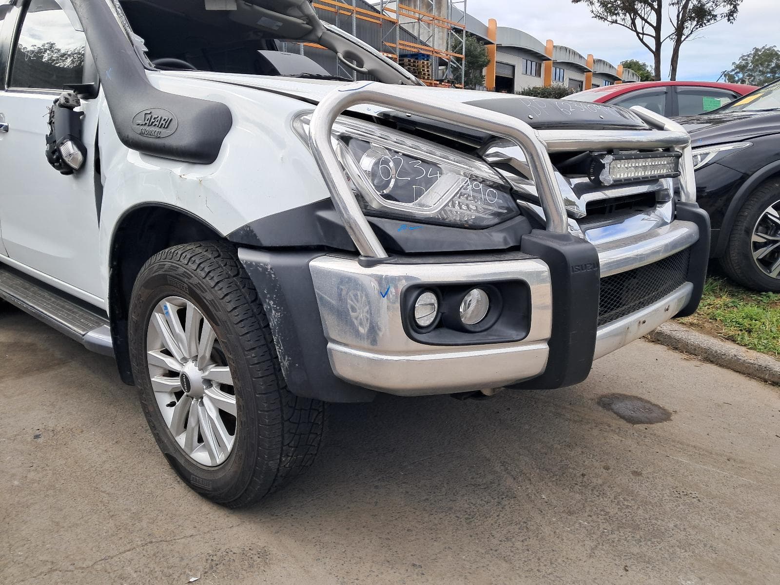 2017 ISUZU MU-X 9
