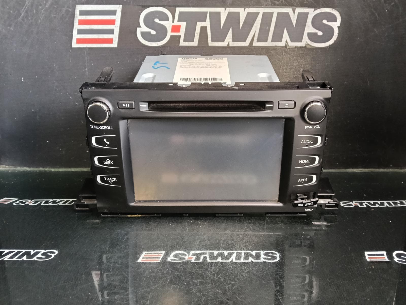 Used auto part listing image: 2018 TOYOTA KLUGER SAT NAV HEAD UNIT, GSU50/GSU55, 12/13-02/21 0000415338