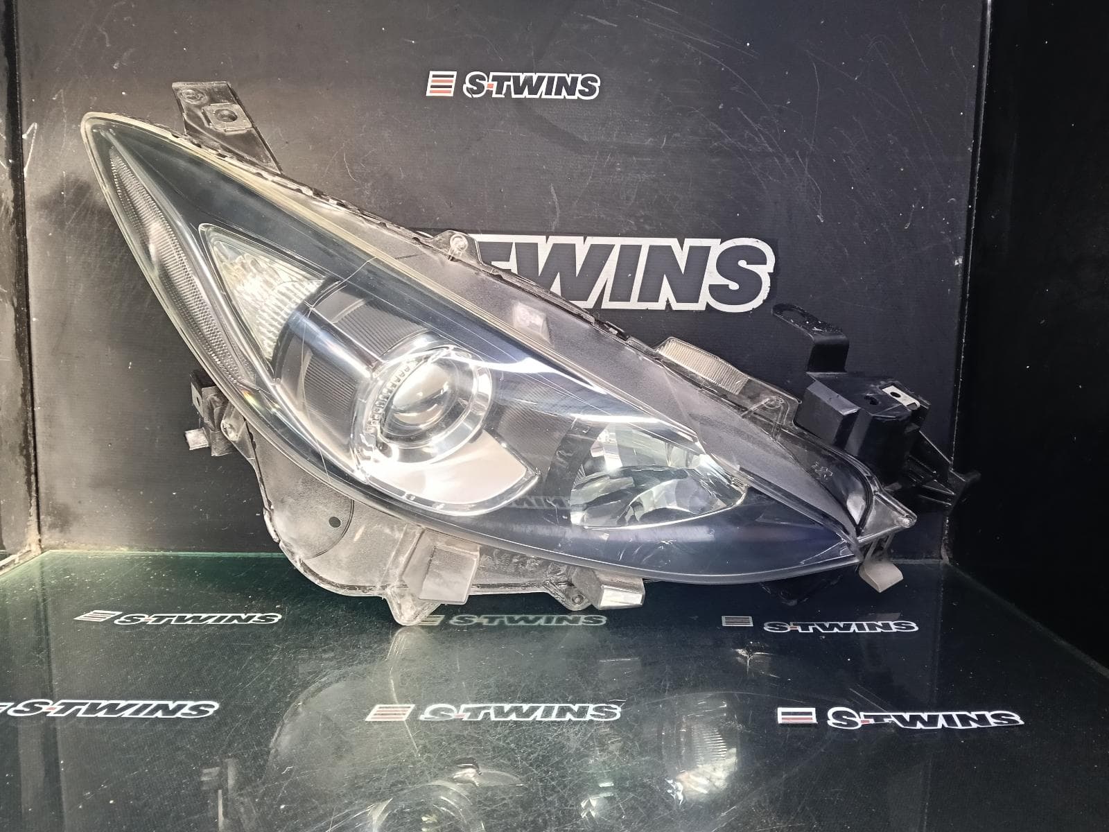 Used auto part listing image: 2015 MAZDA 3 RIGHT HEADLAMP BM, NEO/MAXX/TOURING/SP25, HALOGEN TYPE, 11/13-05/16 0000415664
