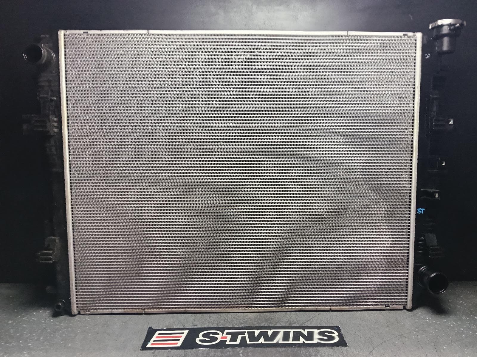 Used auto part listing image: 2023 RAM 1500 RADIATOR DT, AUTO, PETROL, 5.7, HEMI, MHEV, 10/20- 0000415885