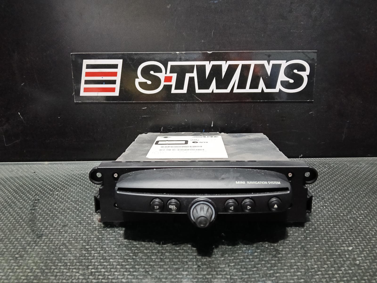 Used auto part listing image: 2013 MINI COOPER NAVIGATION DRIVE, BLACK, R55/R56/R57, 08/10-05/15 0000415858