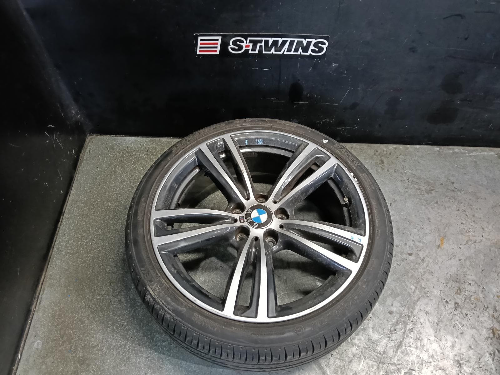 Used auto part listing image: 2016 BMW 4 SERIES WHEEL MAG FACTORY, FRONT, 19X8.0IN, 442 STAMPED ON WHEEL, F32/F33/F36, COUPE/CABRIO/HATCH, 07/13-12/20 0000415865