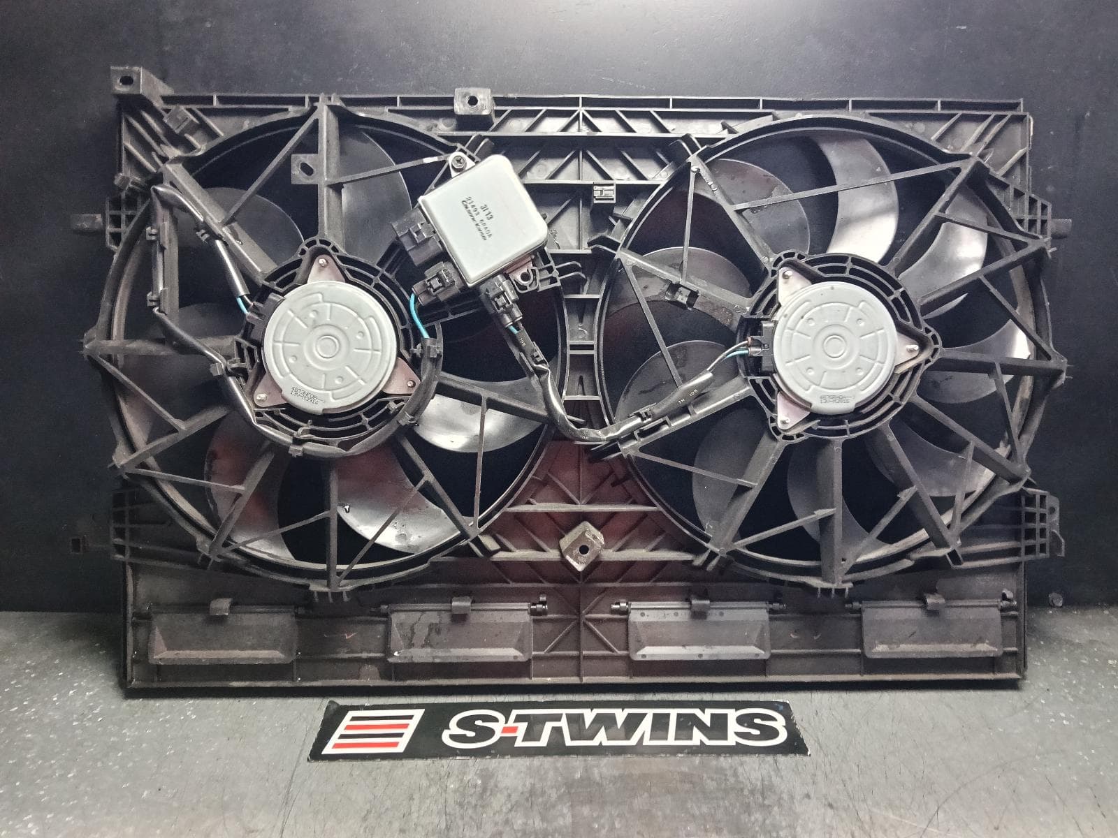 Used auto part listing image: 2023 MITSUBISHI OUTLANDER FAN DUAL FAN ASSY, PETROL, 2.5, PR25, ZM, 08/21- 0000415871
