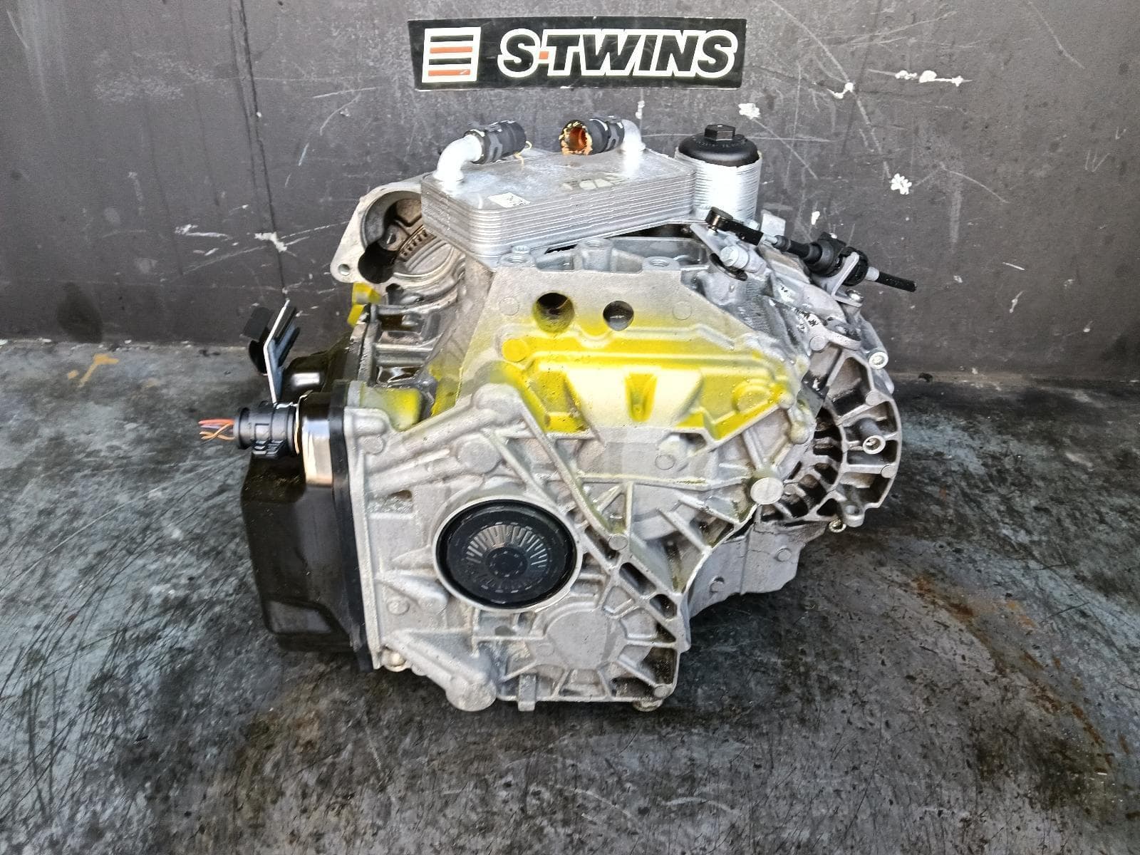 Used auto part listing image: 2015 AUDI Q3 TRANS GEARBOX AUTO, AWD, PETROL, 2.0, 8U, RBW CODE, 11/14-12/18 0000393583