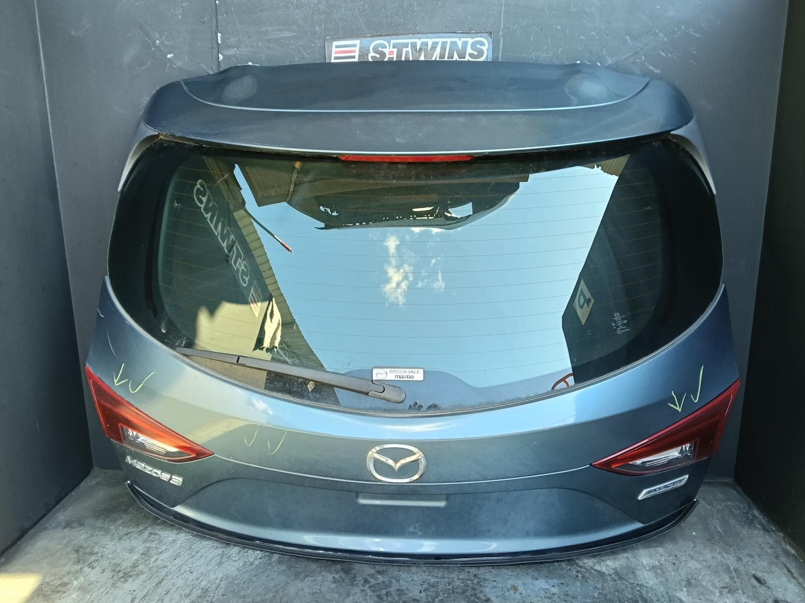 Used auto part listing image: 2014 MAZDA 3 BOOTLID TAILGATE TAILGATE, BM-BN, W/ REVERSE CAMERA, 11/13-02/19 0000415950