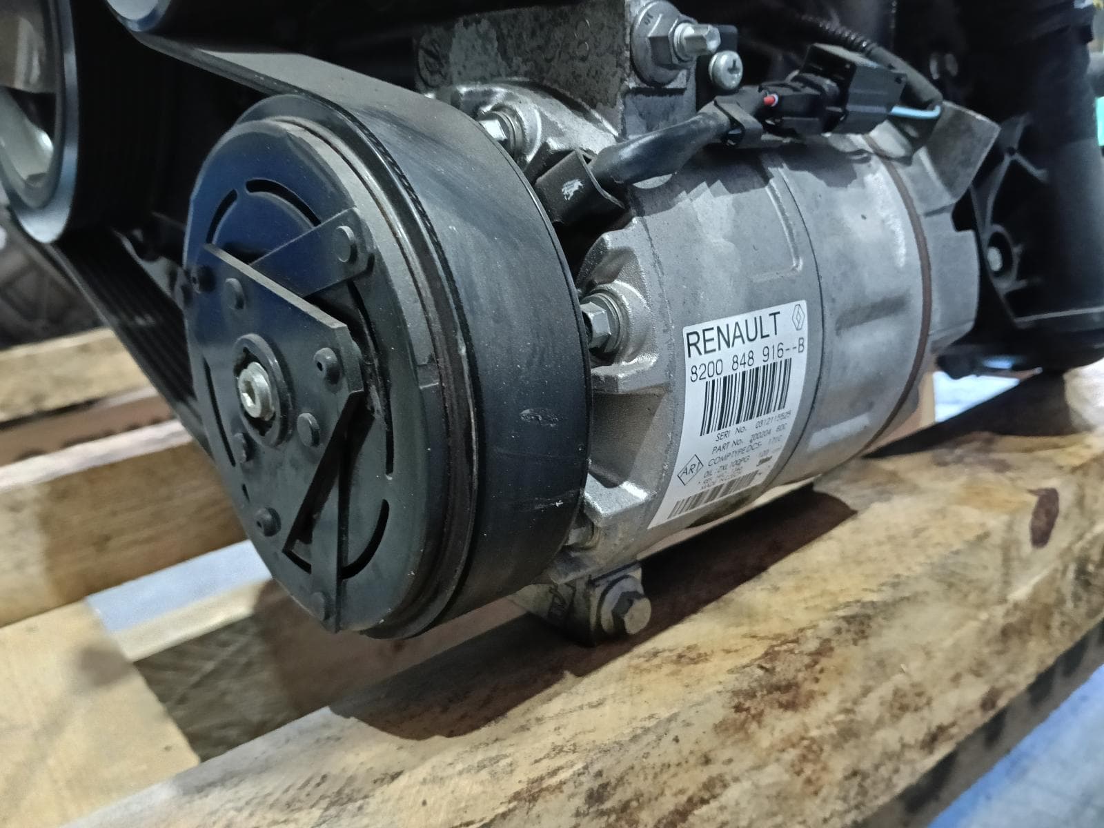 Used auto part listing image: 2021 RENAULT TRAFIC A C COMPRESSOR X82, DIESEL, 2.0, TURBO, 09/19- 0000400402