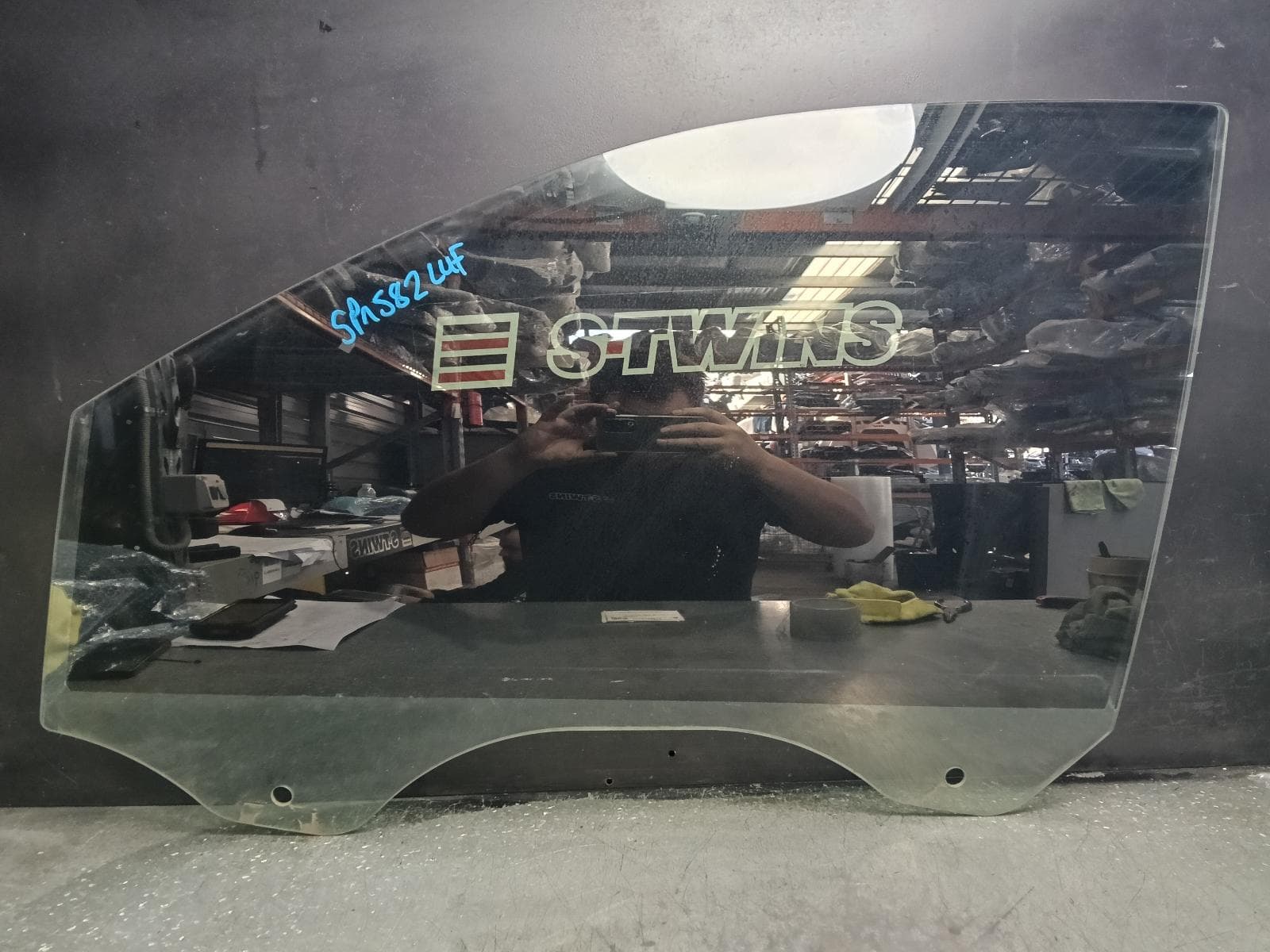 Used auto part listing image: 2016 FORD RANGER LEFT FRONT DOOR WINDOW PX, DUAL CAB, TEMPERED TYPE, 06/11-04/22 0000415818