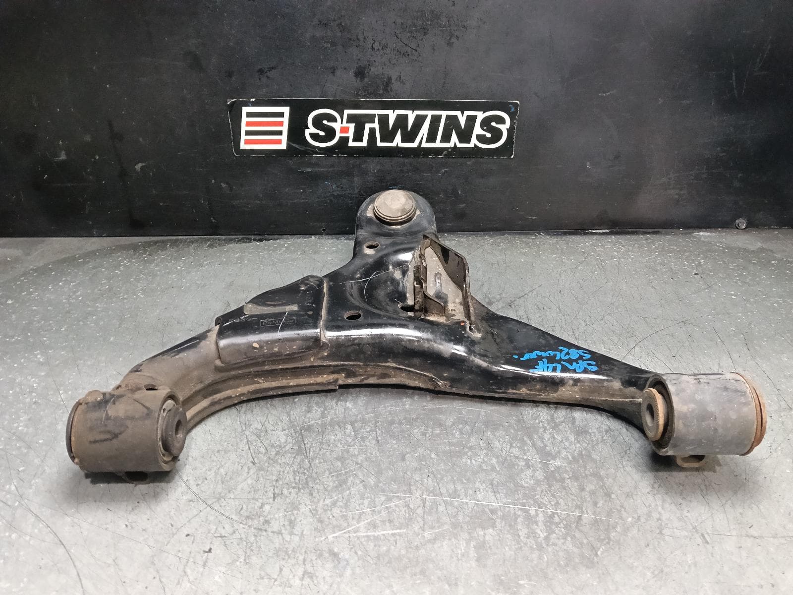 Used auto part listing image: 2016 FORD RANGER LEFT FRONT LOWER CONTROL ARM PX SERIES 2, 2WD, HI-RIDE TYPE, 06/15-06/18 0000415821
