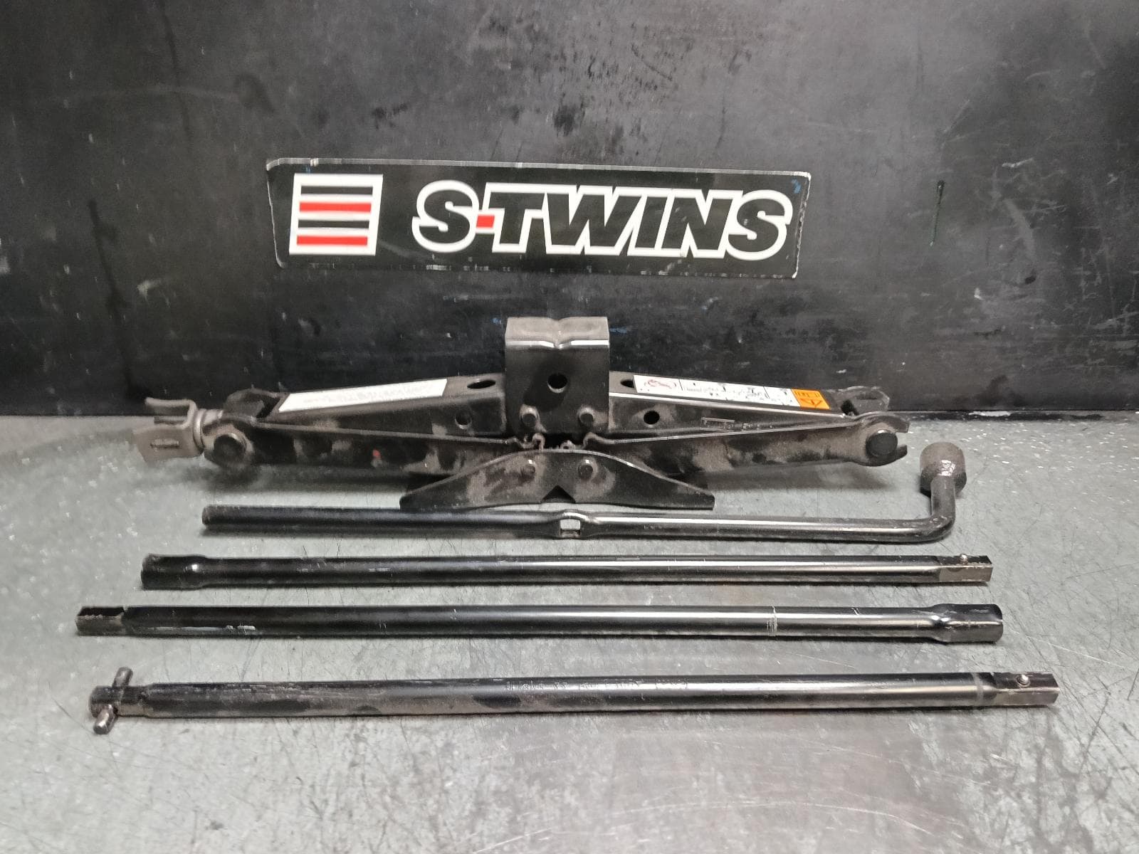 Used auto part listing image: 2016 FORD RANGER JACK TOOL KIT PX, 06/11-04/22 0000415827