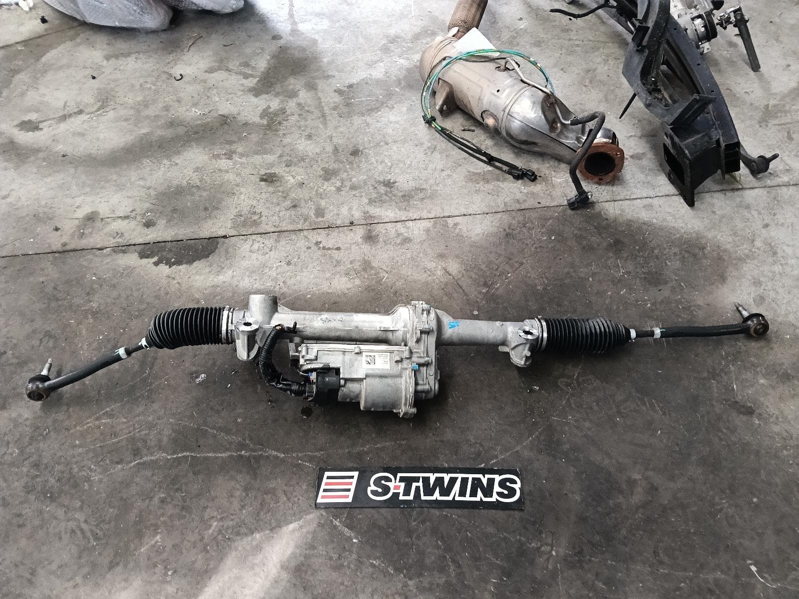Used auto part listing image: 2016 FORD RANGER STEERING BOX RACK PX SERIES 2, ELECTRIC, 2WD LOW RIDE, ASSY (MOTOR & RACK), 06/15-06/18 0000415815