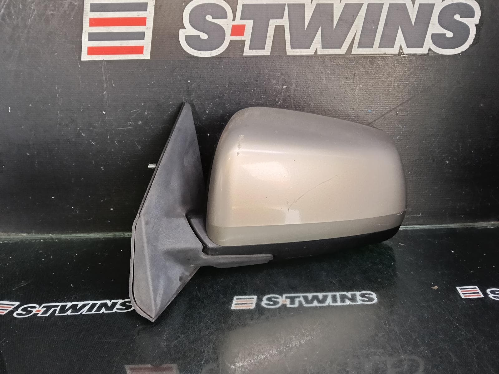 Used auto part listing image: 2009 MITSUBISHI LANCER LEFT DOOR MIRROR CJ, NON INDICATOR, MANUAL FOLDING TYPE, 07/07-06/14 0000416012