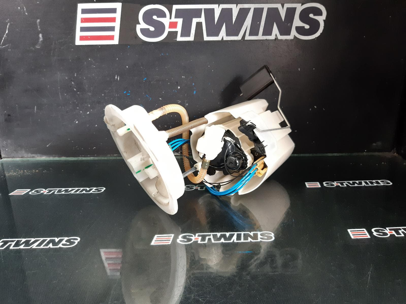 Used auto part listing image: 2020 BMW 1 SERIES FUEL PUMP PETROL, 2.0, B48D, IN TANK (PUMP & SENDER), F40, 05/19- 0000308430
