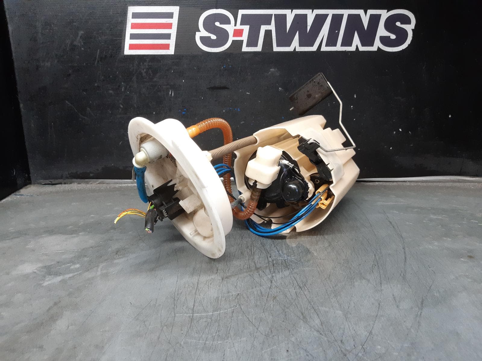 Used auto part listing image: 2020 BMW 1 SERIES FUEL PUMP PETROL, 1.5, B38C, IN TANK (PUMP & SENDER), F40, 05/19-06/24 0000276302