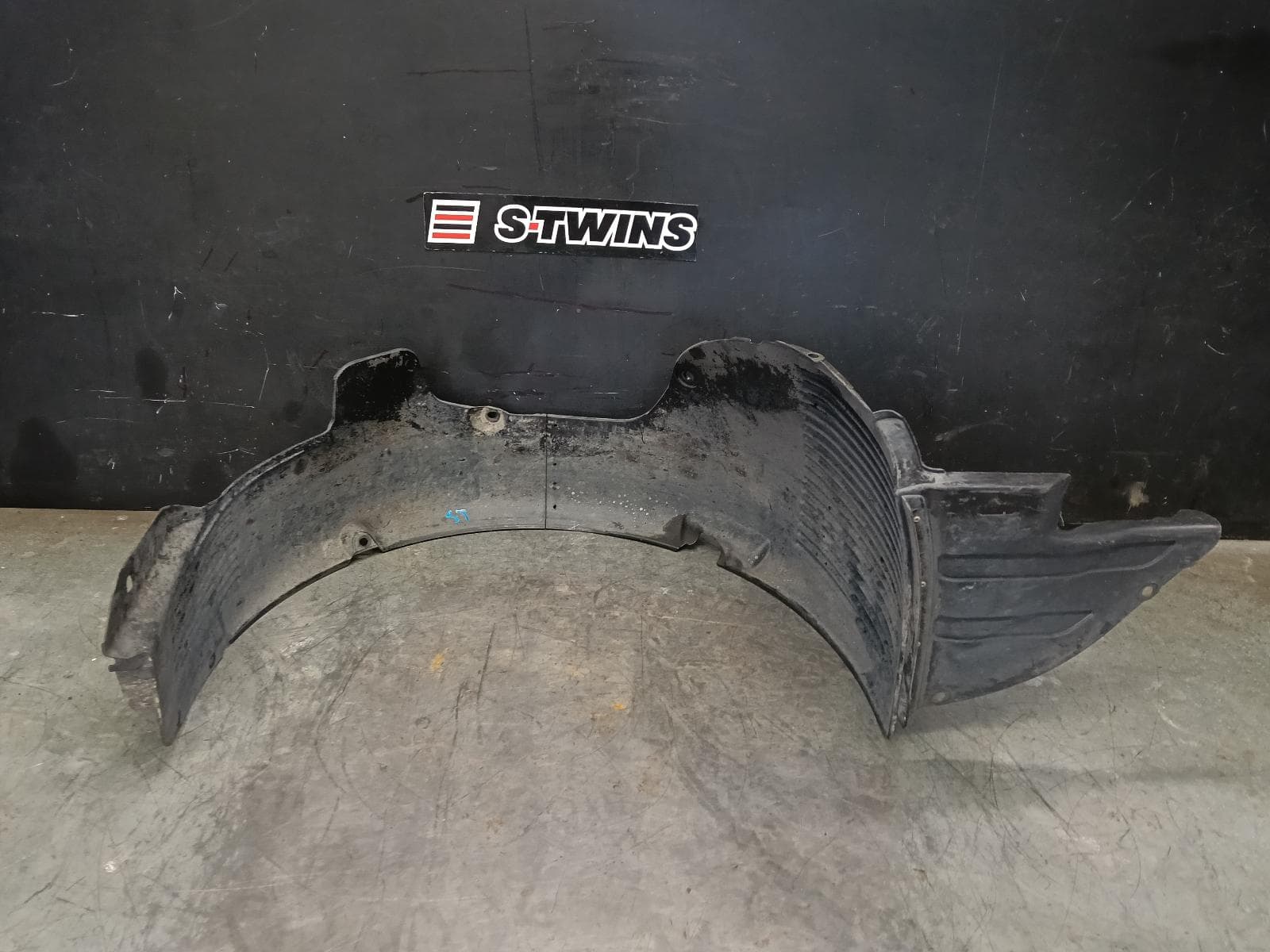 Used auto part listing image: 2014 HYUNDAI I30 LEFT GUARD LINER FRONT, GD, 5DR HATCH, 03/12-02/17 0000412433