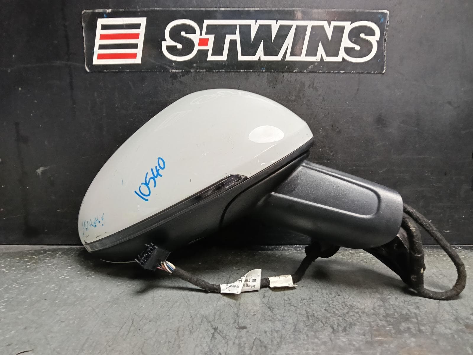 Used auto part listing image: 2015 PORSCHE MACAN RIGHT DOOR MIRROR 95B, ELECTRIC FOLD TYPE, 06/14-04/21 0000416151