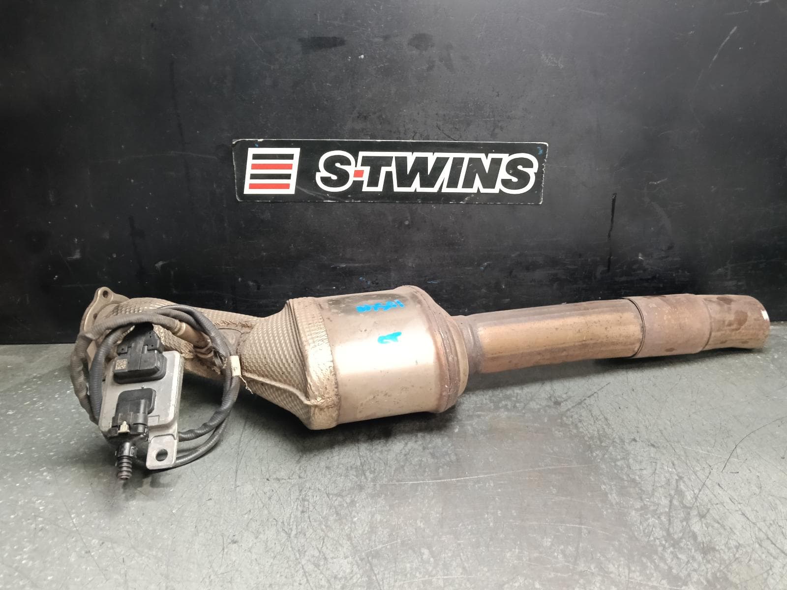 Used auto part listing image: 2015 PORSCHE MACAN CATALYTIC CONVERTER UNDER CAR-CAT TYPE, 3.0, DIESEL, CTBA CODE, 95B, 06/14-07/18 0000416143