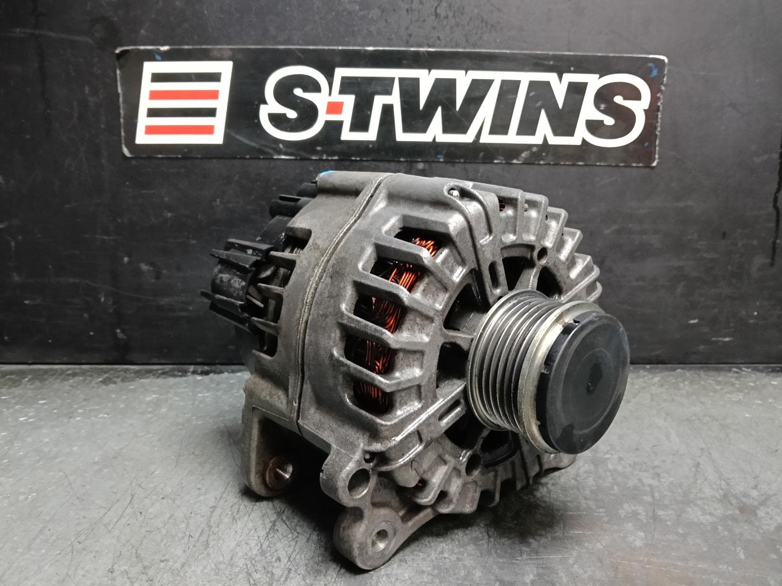 Used auto part listing image: 2015 PORSCHE MACAN ALTERNATOR DIESEL, 3.0, CTBA CODE, 95B, 06/14-08/18 0000416146
