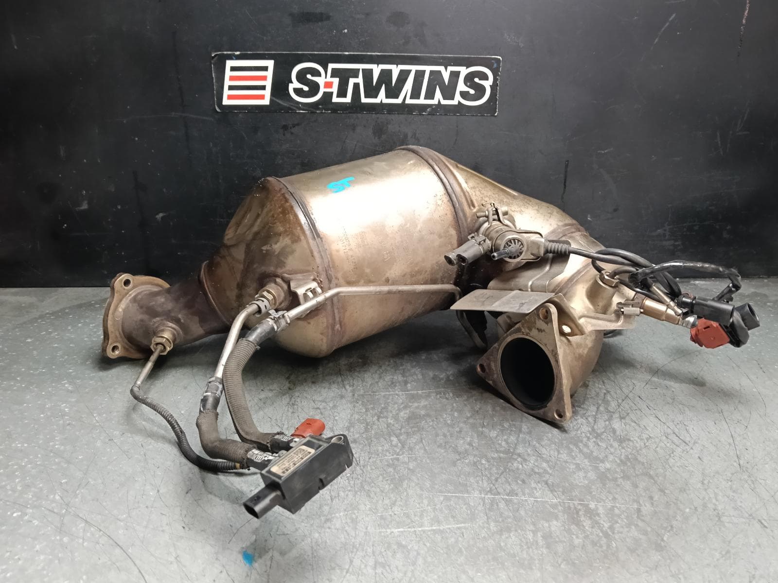 Used auto part listing image: 2015 PORSCHE MACAN PARTICULATE FILTER DPF DIESEL, 3.0, CTBA CODE, 95B, 06/14-07/18 0000416144