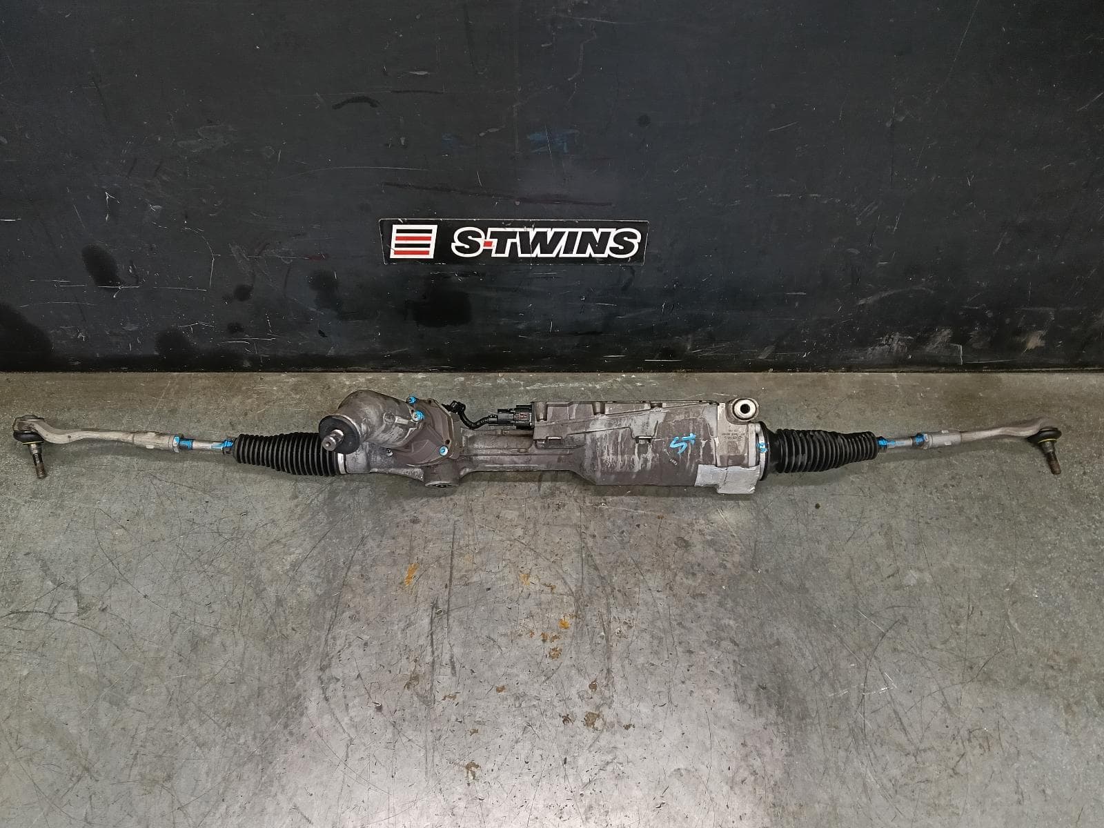 Used auto part listing image: 2015 PORSCHE MACAN STEERING BOX RACK 95B, 06/14-07/18 0000416147