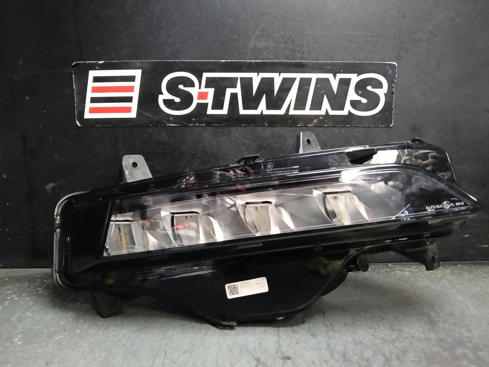 Used auto part listing image: 2023 SKODA OCTAVIA RIGHT INDICATOR FOG SIDE NX, BUMPER FOGLAMP, W/ LED TYPE, NON RS, 10/20-05/24 0000415902