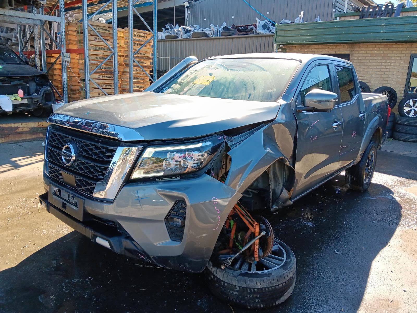 2021 NISSAN NAVARA 3