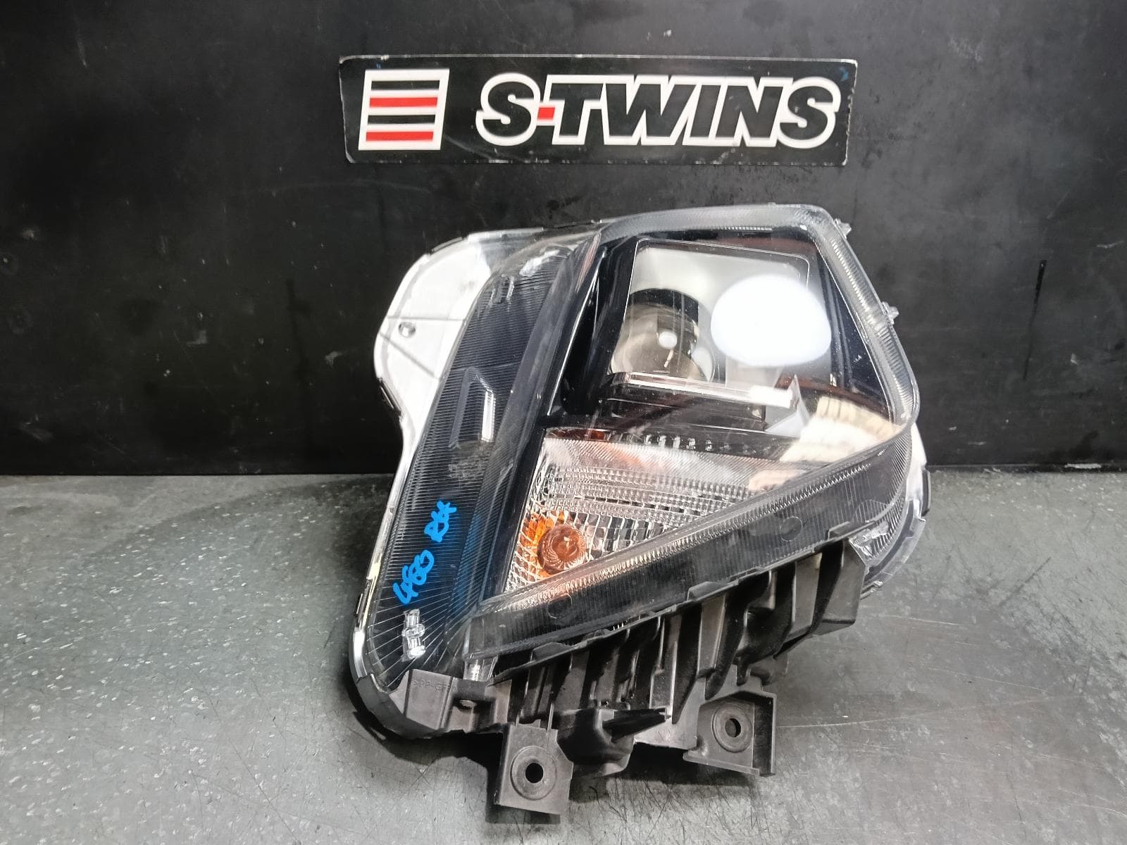 Used auto part listing image: 2022 HYUNDAI TUCSON RIGHT HEADLAMP NX4, W/ HALOGEN TYPE, 02/21-01/24 0000416213
