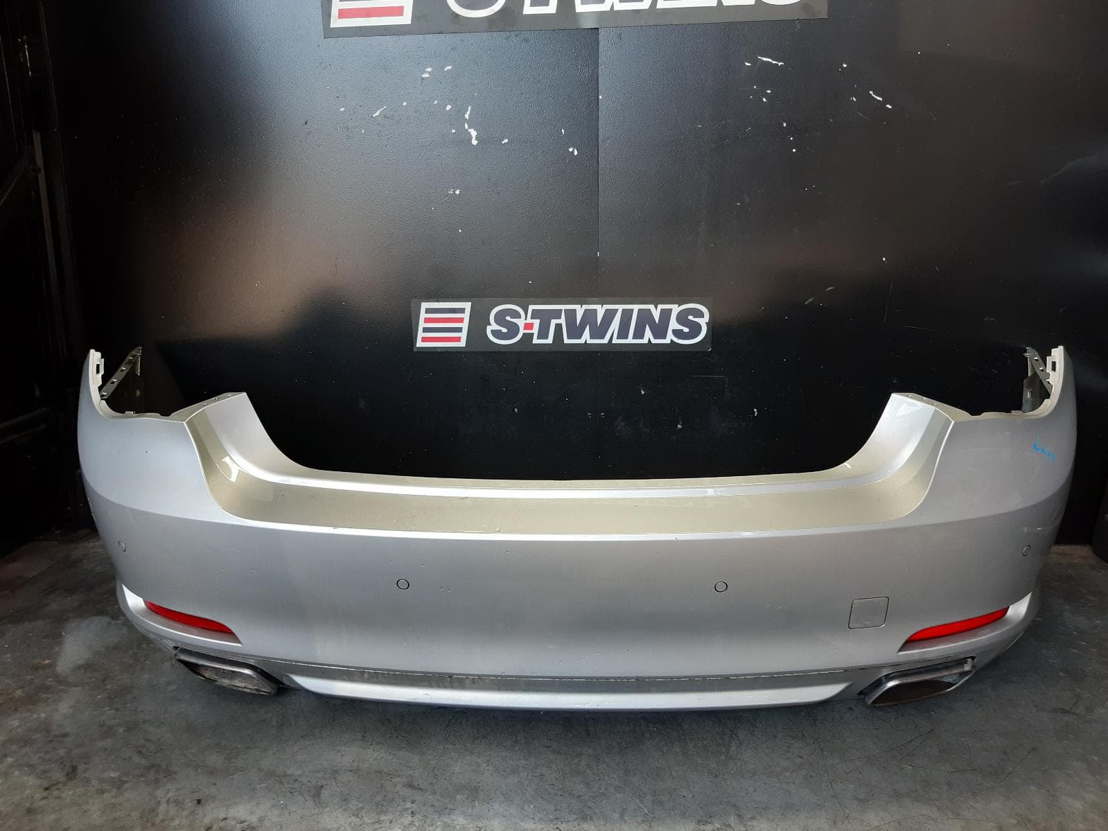 Used auto part listing image: 2009 BMW 7 SERIES REAR BUMPER F01/F02, SEDAN, 03/09-09/15 0000113255