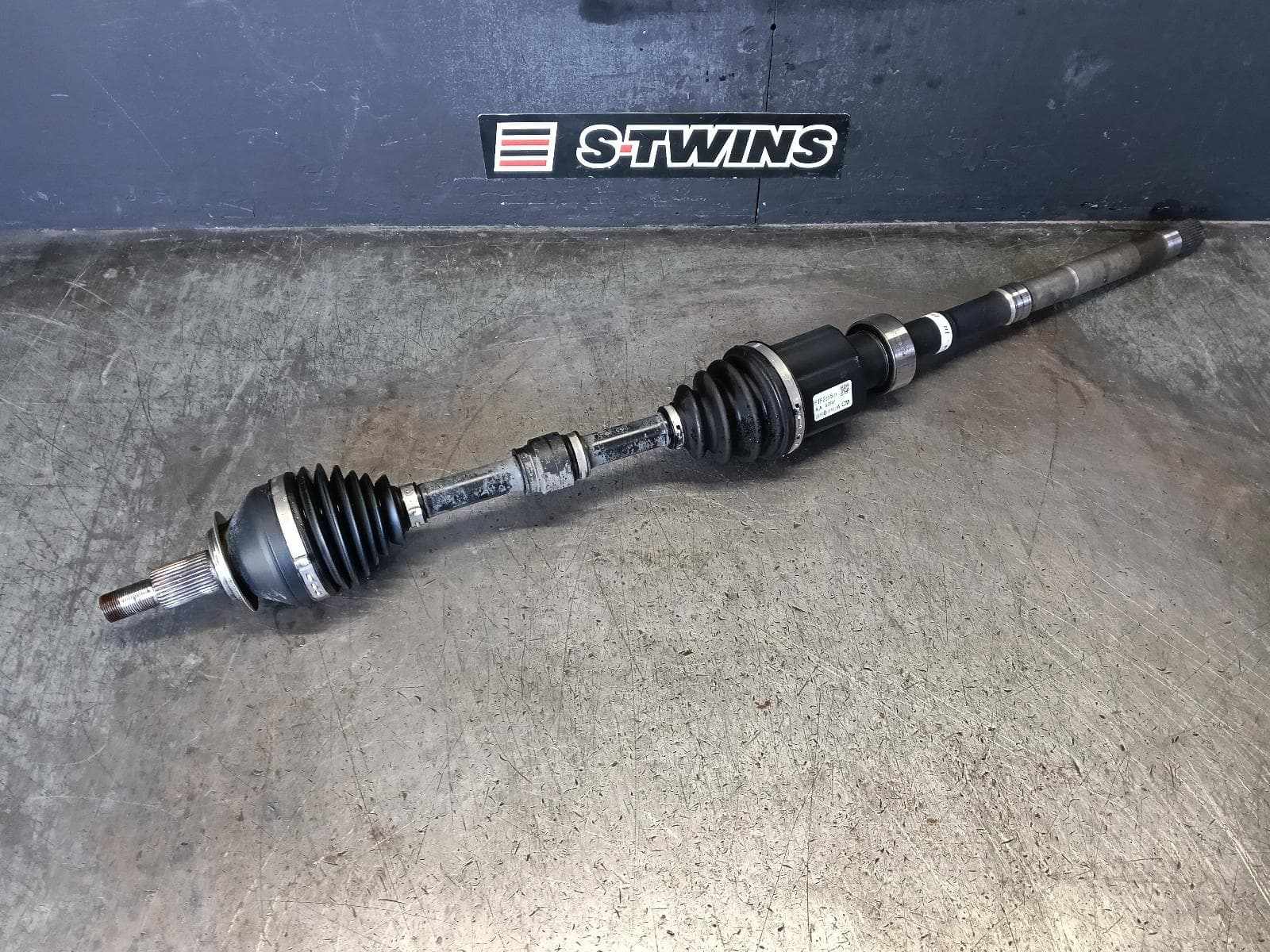 Used auto part listing image: 2017 MAZDA CX9 RIGHT DRIVESHAFT REAR, AWD, TC, 07/16-12/24 0000416268