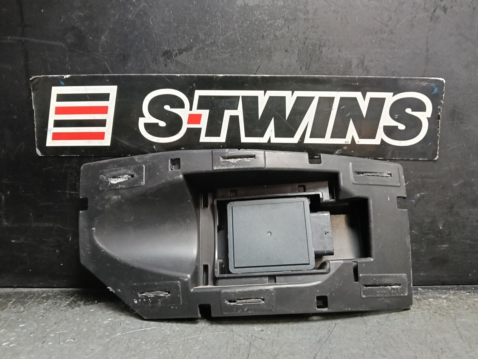 Used auto part listing image: 2023 HAVAL H6 REVERSE CAMERA B01, BLIND SPOT MONITOR SENSOR (RH REAR BEHIND BUMPER), 02/21-04/25 0000416301