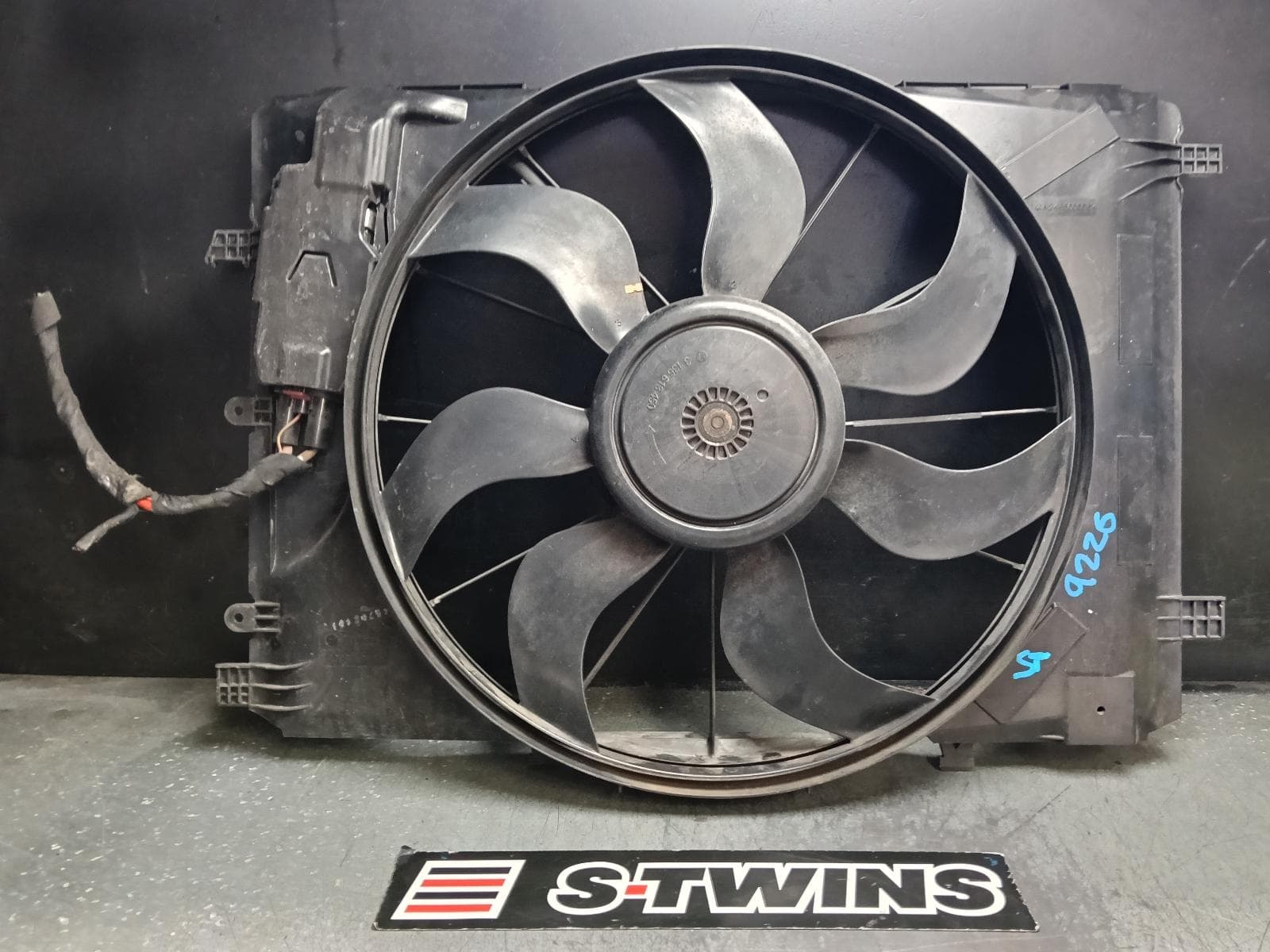 Used auto part listing image: 2014 MERCEDES CLA CLASS FAN SINGLE FAN ASSY, 2.0, PETROL, NON AMG, C117/X117, P/N A2465000064, 09/13-01/19 0000416311