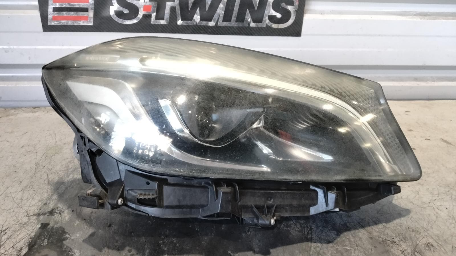 Used auto part listing image: 2016 MERCEDES A CLASS RIGHT HEADLAMP W176, W/ LED TYPE, 09/15-03/18 0000416321