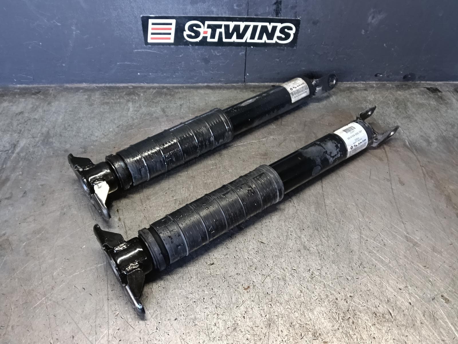 Used auto part listing image: 2014 JEEP GRANDCHEROKEE SHOCK ABSORBER WK, REAR (PAIR), COIL SPRING SUSPENSION TYPE, 10/10-02/22 0000416361