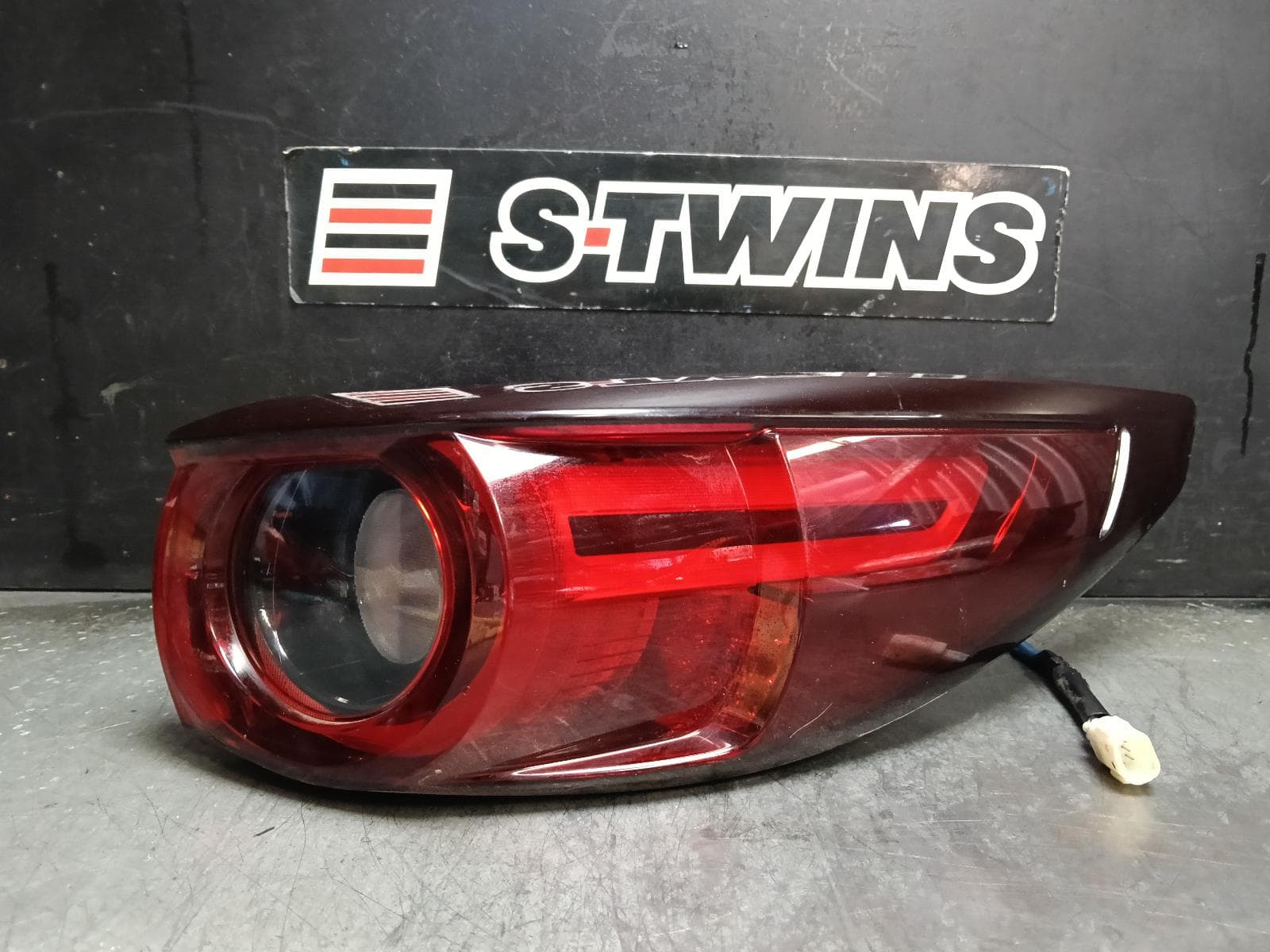 Used auto part listing image: 2019 MAZDA CX5 RIGHT TAILLIGHT IN BODY, W/ LED TYPE, KF, 02/17-08/21 0000416334