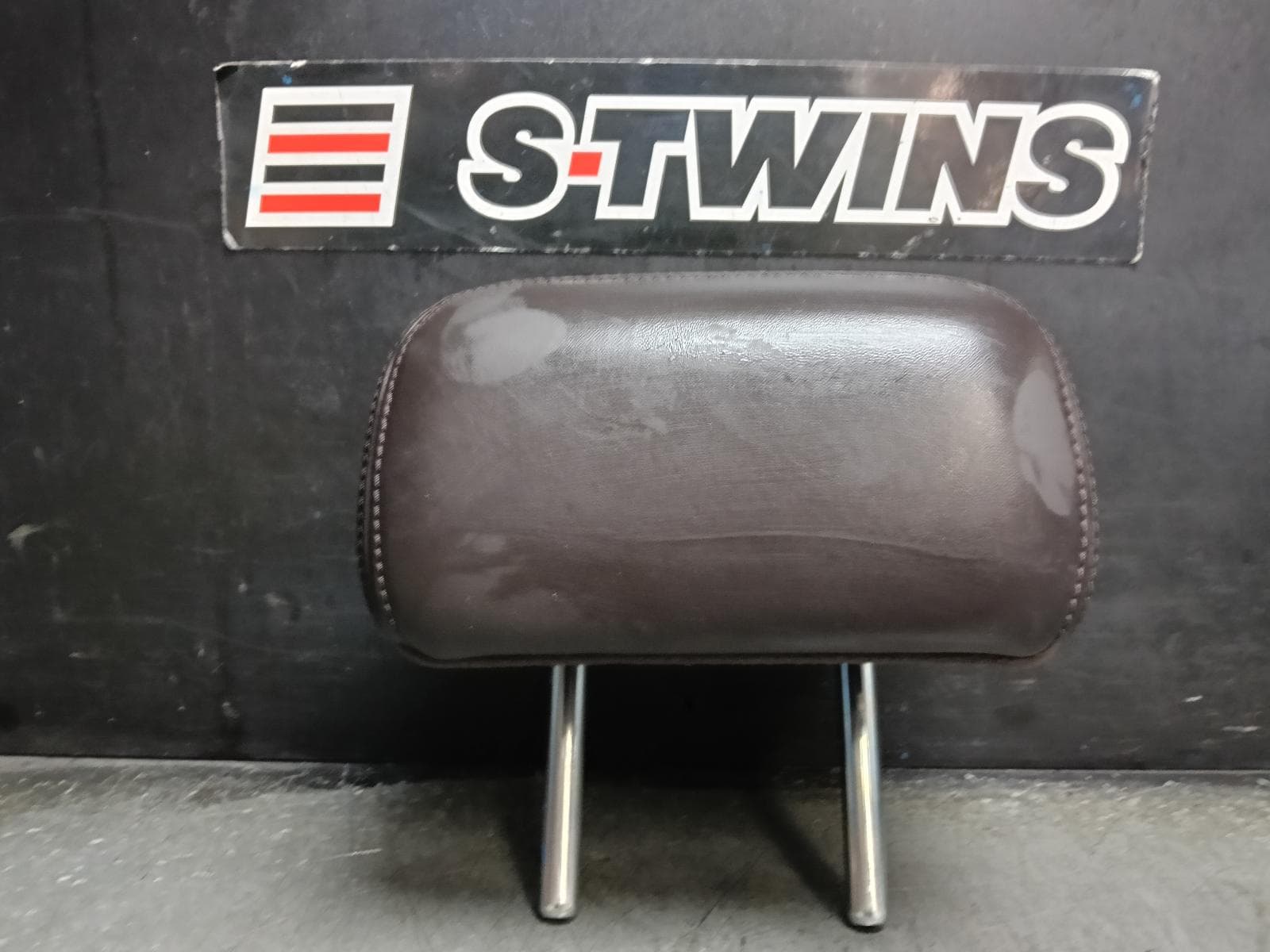 Used auto part listing image: 2019 MAZDA CX5 HEADREST KF, CENTRE REAR, LEATHER, 02/17-03/26 0000416325