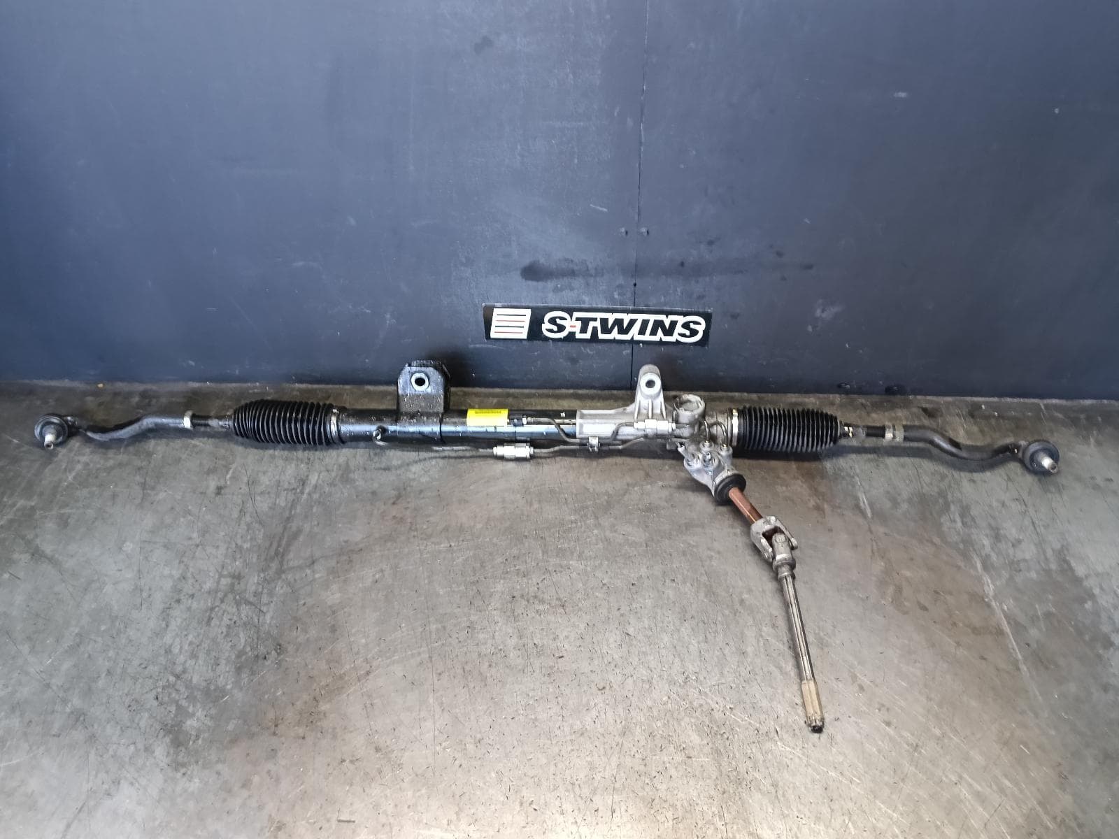 Used auto part listing image: 2014 JEEP GRANDCHEROKEE STEERING BOX RACK STEERING RACK, WK, ELECTRO-HYDRAULIC TYPE, NON SRT8/SRT, 10/10-09/16 0000416345