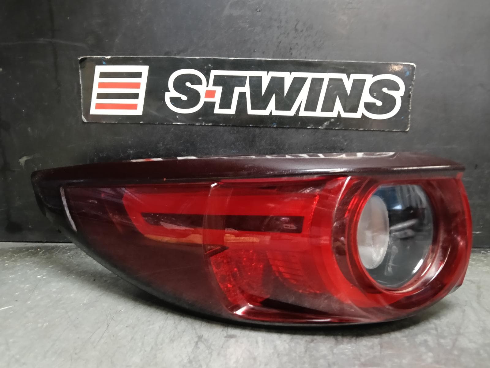 Used auto part listing image: 2019 MAZDA CX5 LEFT TAILLIGHT IN BODY, W/ LED TYPE, KF, 02/17-08/21 0000416326