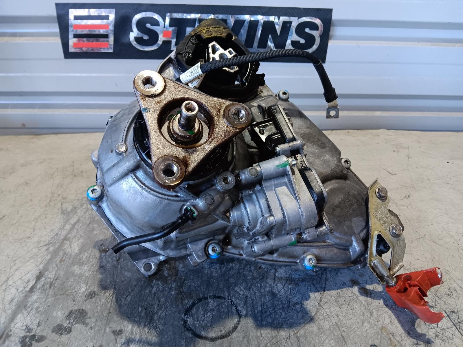 Used auto part listing image: 2014 BMW X5 TRANSFER CASE TRANSFER CASE, x50i, ATC45L, F15, 09/13-07/18 0000397663
