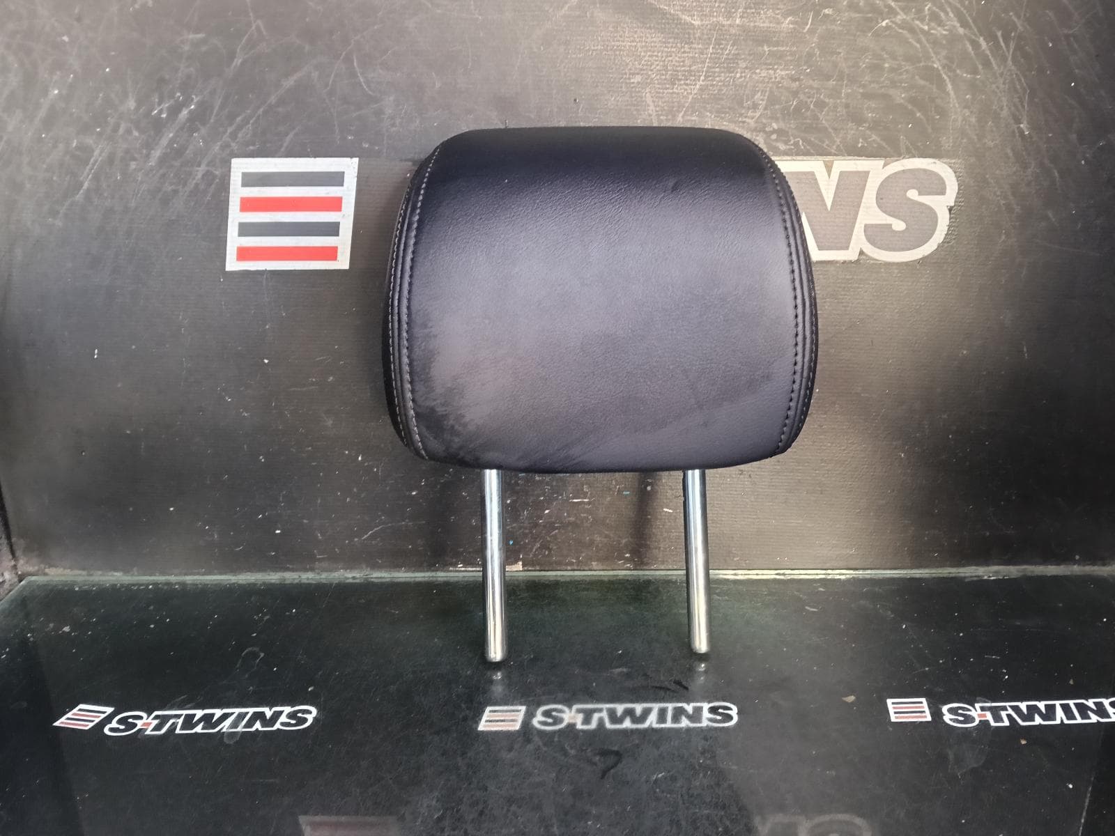 Used auto part listing image: 2017 MAZDA CX9 HEADREST TC, RH REAR 2ND ROW, LEATHER, BLACK, 07/16-12/24 0000416281