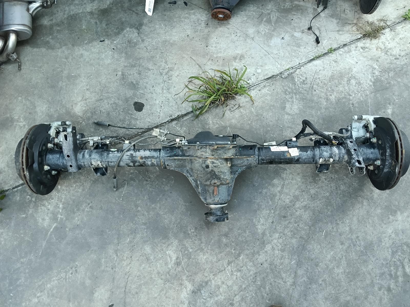 Used auto part listing image: 2024 VOLKSWAGEN AMAROK REAR DIFF ASSEMBLY NF, 12/22- 0000416084