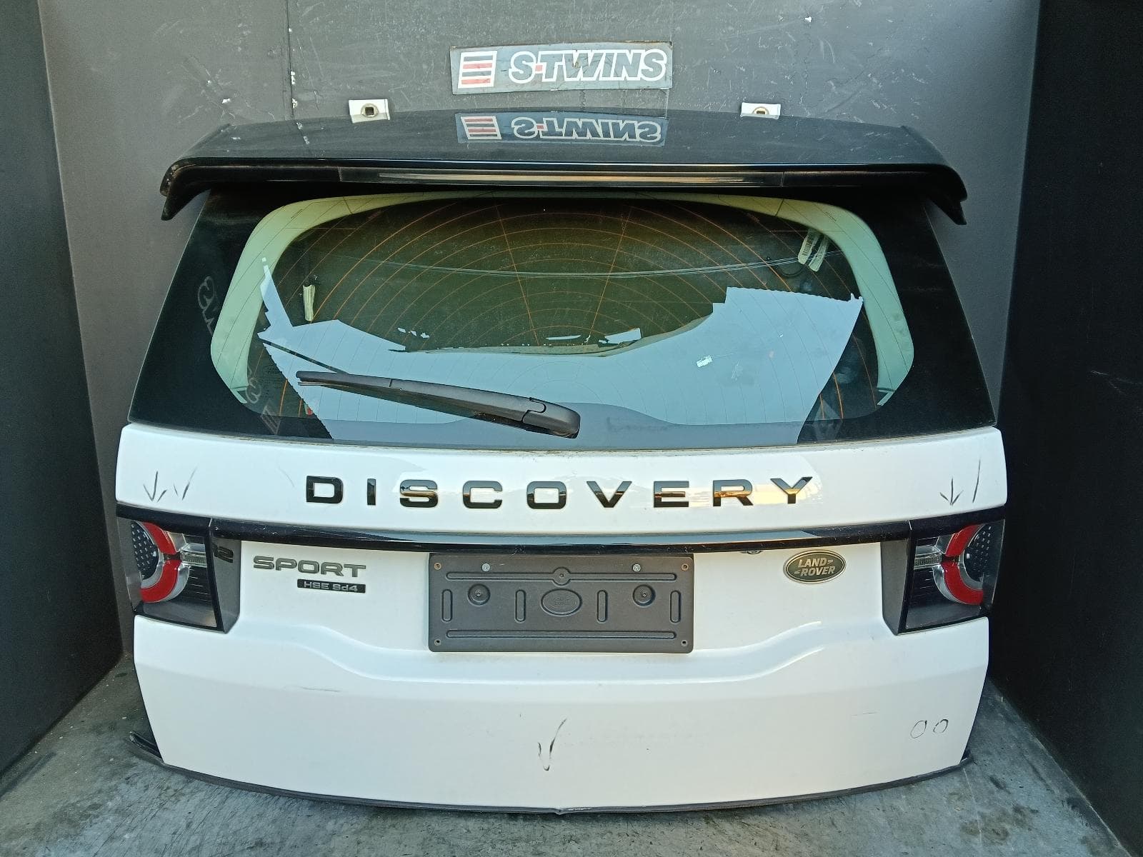 Used auto part listing image: 2018 LAND ROVER DISCOVERY SPORT BOOTLID TAILGATE TAILGATE, L550, 01/15-06/19 0000416416