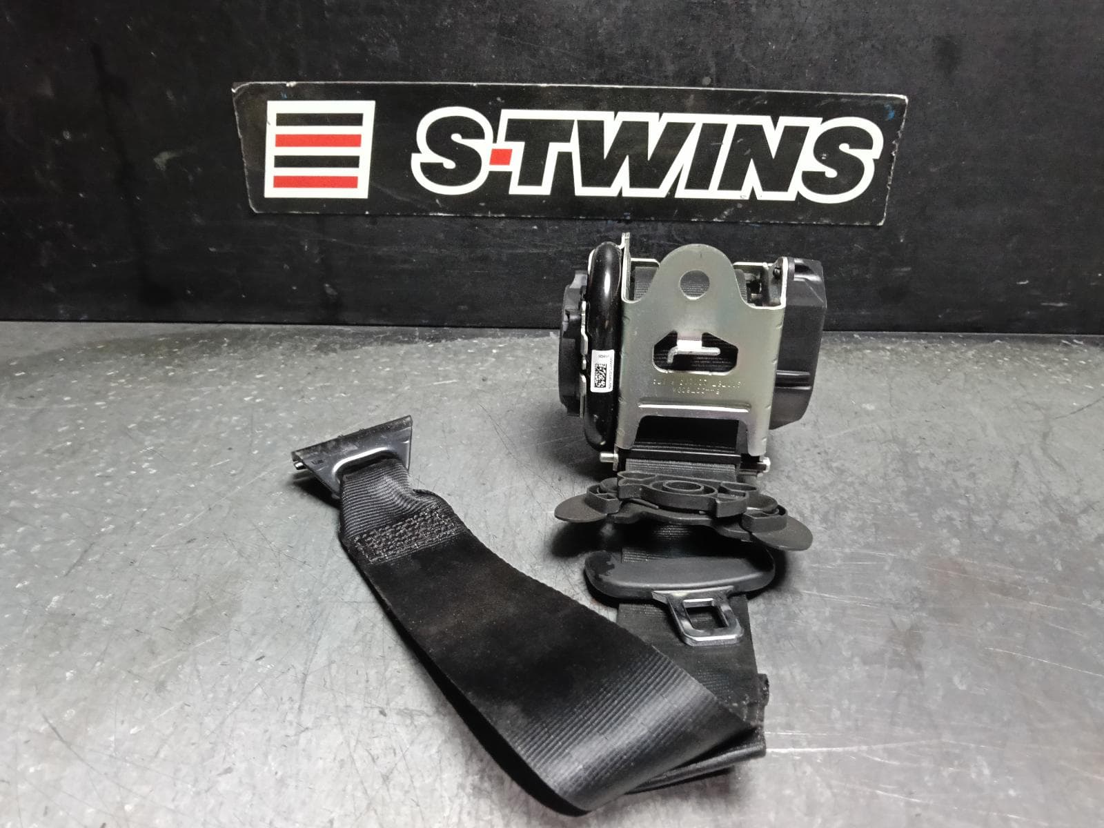 Used auto part listing image: 2022 VOLKSWAGEN T-CROSS SEAT BELT STALK RH REAR, SEAT BELT ONLY, C1, 01/20- 0000413642