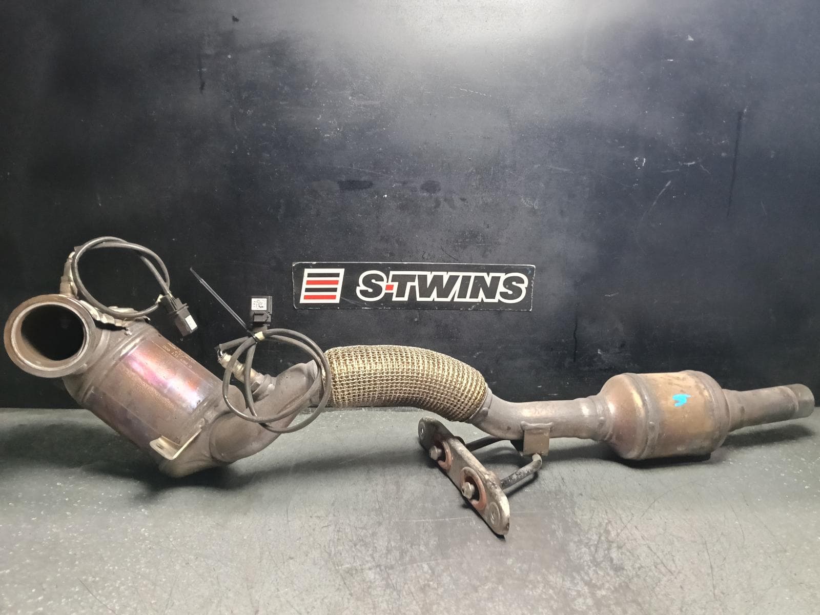 Used auto part listing image: 2022 VOLKSWAGEN T-CROSS CATALYTIC CONVERTER DOWNPIPE-CAT TYPE, 1.0, C1, 01/20- 0000413614