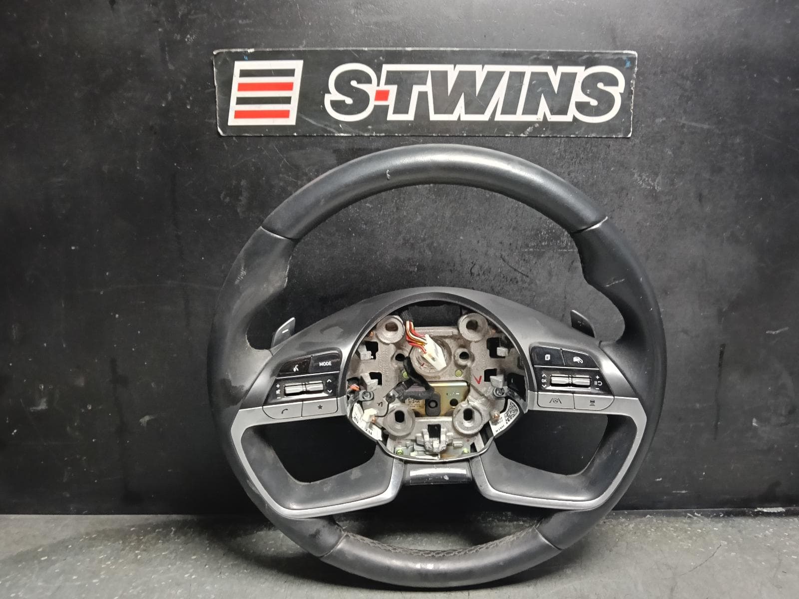 Used auto part listing image: 2022 HYUNDAI TUCSON STEERING WHEEL NX4, LEATHER, NON N LINE, 02/21-01/24 0000415846