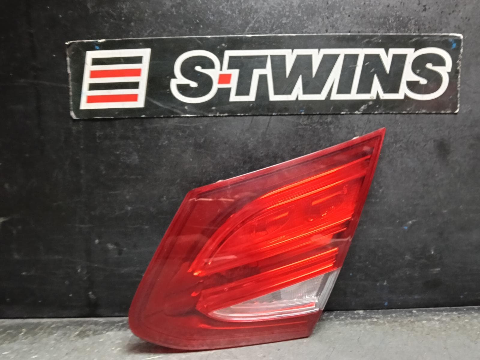 Used auto part listing image: 2018 MERCEDES C CLASS REAR GARNISH BOOTLID LAMP (RH SIDE), C205, COUPE, LED TYPE, 07/16-07/23 0000416493