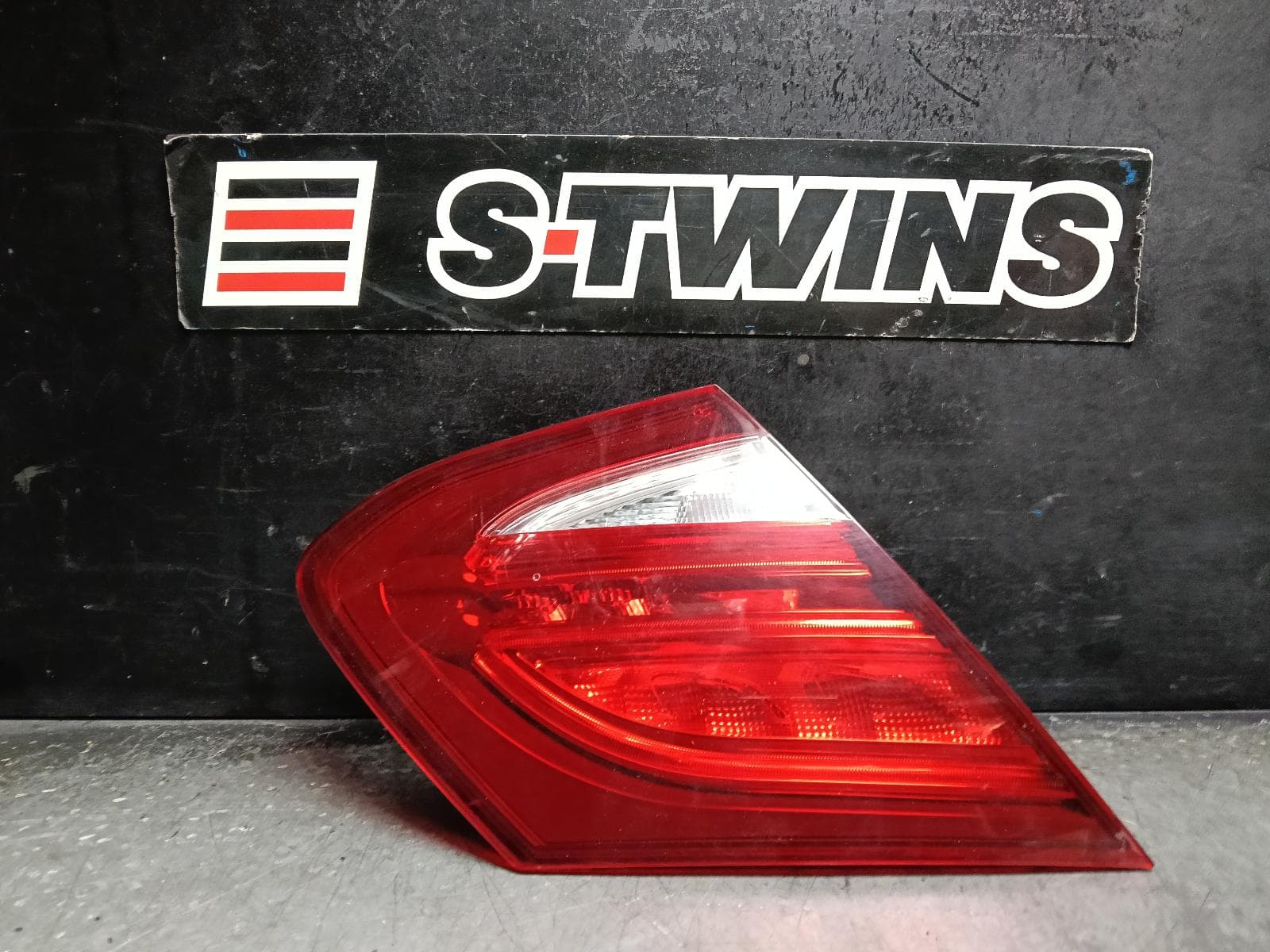 Used auto part listing image: 2018 MERCEDES C CLASS REAR GARNISH BOOTLID LAMP (LH SIDE), C205, COUPE, LED TYPE, 07/16-07/23 0000416492