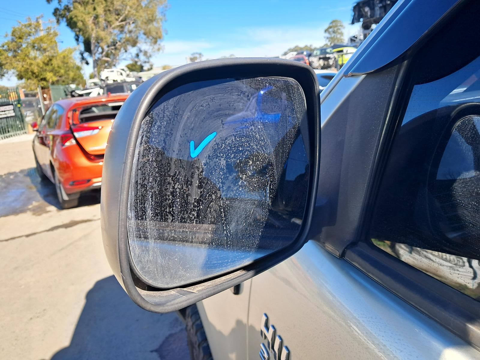 2013 TOYOTA HILUX 11