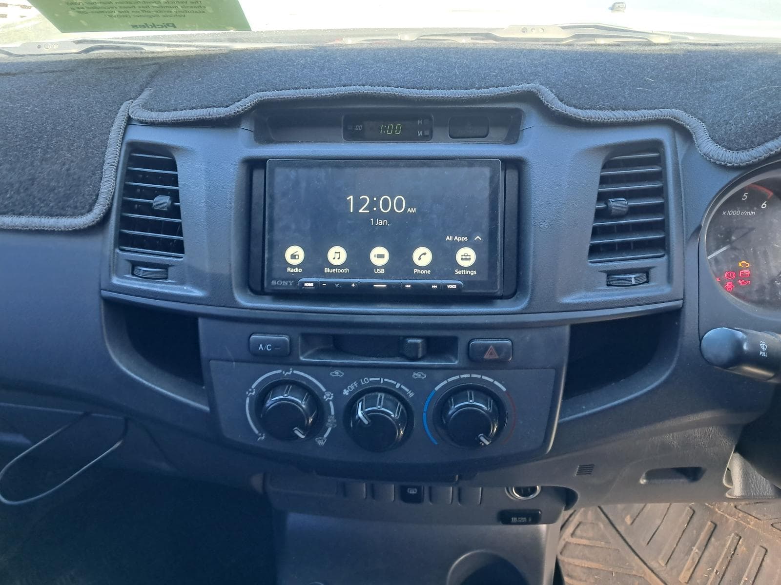 2013 TOYOTA HILUX 3