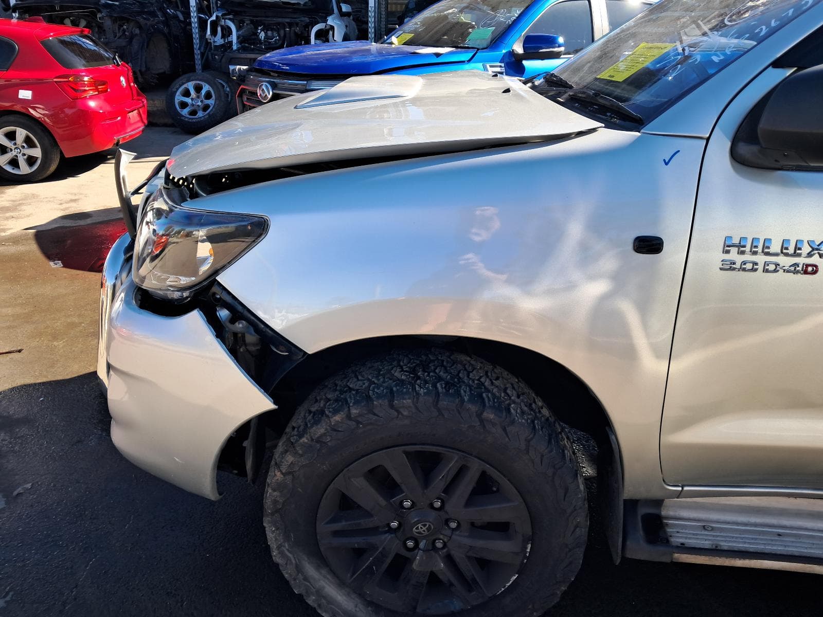 2013 TOYOTA HILUX 9