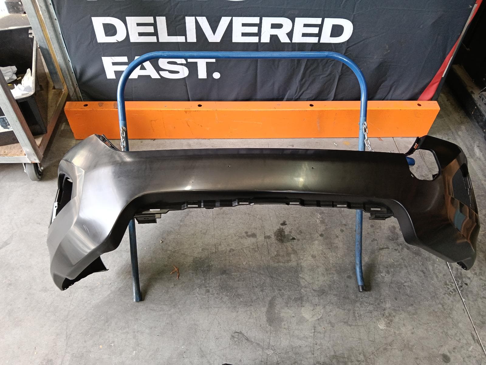 Used auto part listing image: NEW GENUINE 2019 NISSAN PATHFINDER FRONT BUMPER BUMPER BAR, R52, 12/16-04/21 0000416134